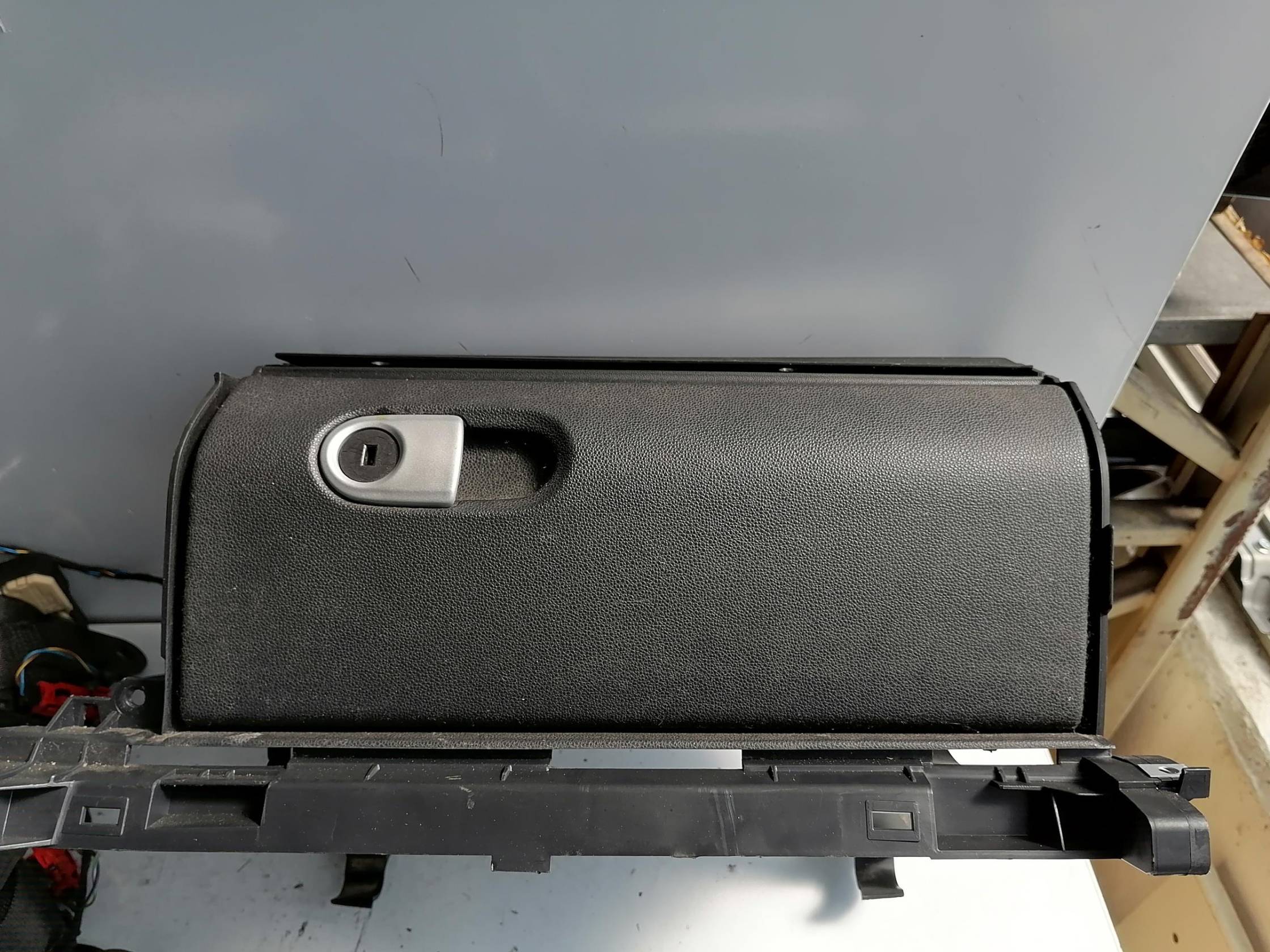 Cassetto portaoggetti inf. plancia dx.